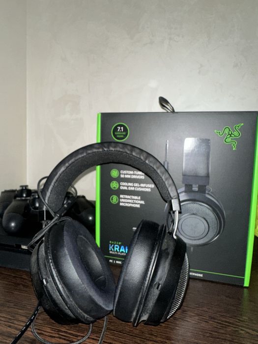 vand casti razer impecabil cu cutie