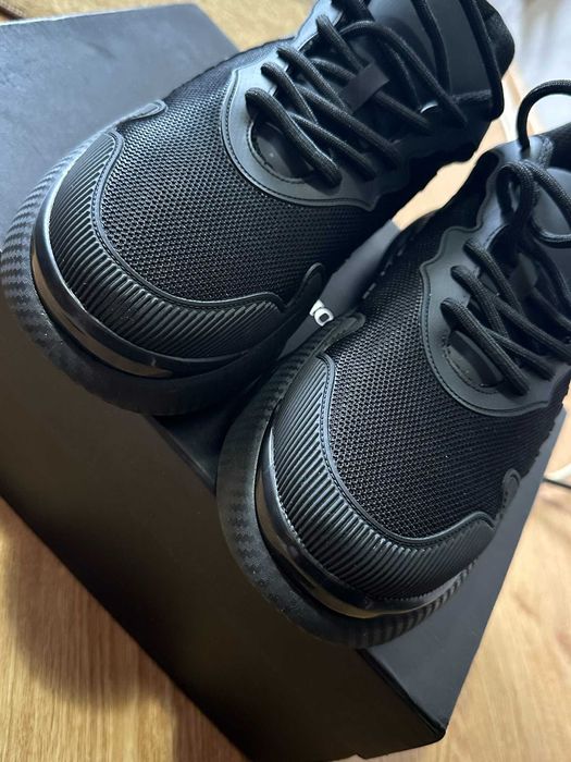 Adidasi Versace eleganti