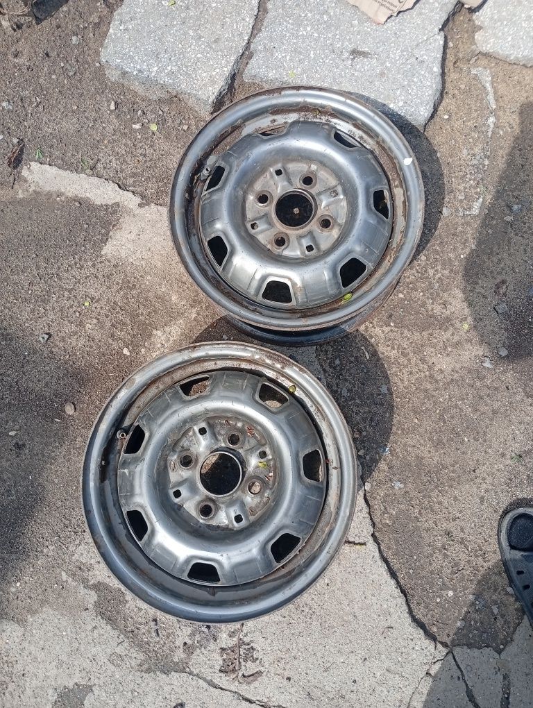 Продам два диска r13 разболтовка 4х100.