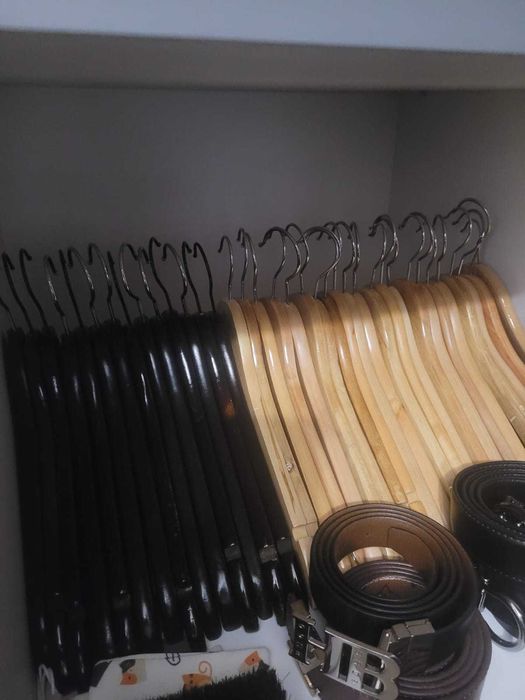 180 закачалки за дрехи