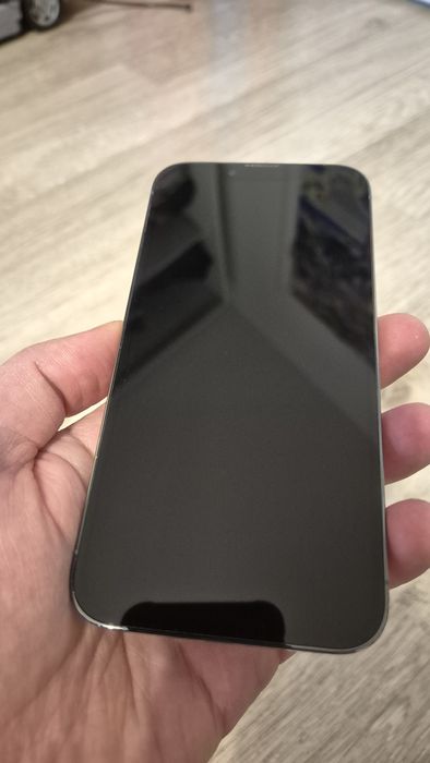 Iphone 13 pro Sierra Blue
Nu are urme de folosire.
Tinut in husa
