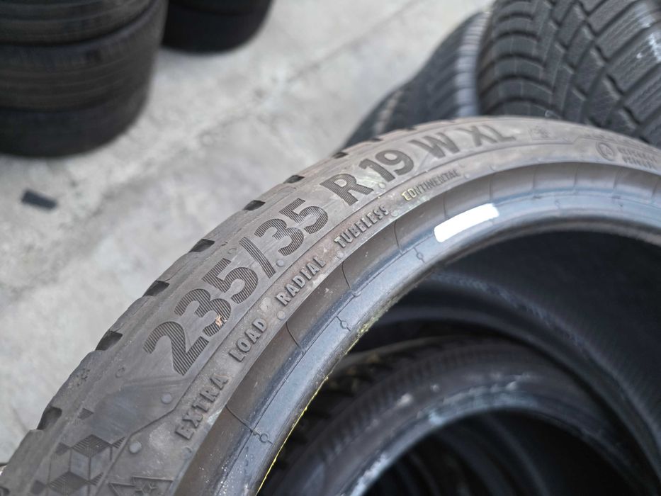 2бр Зимни гуми 235 35 19 - Continental