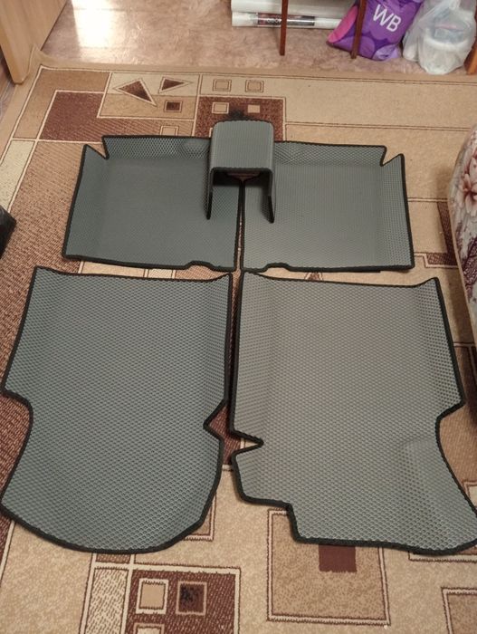 Продам Ева полики на Ниссан максима а з2