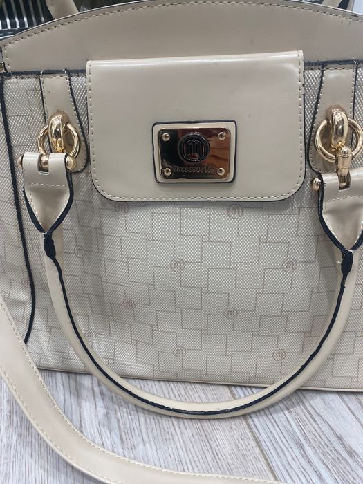 Poșetă crem  nouă