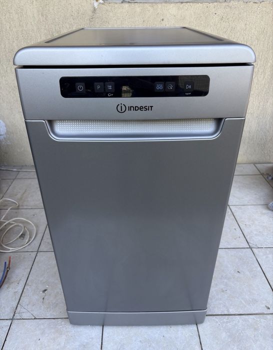 Masina de spalat vase INDESIT