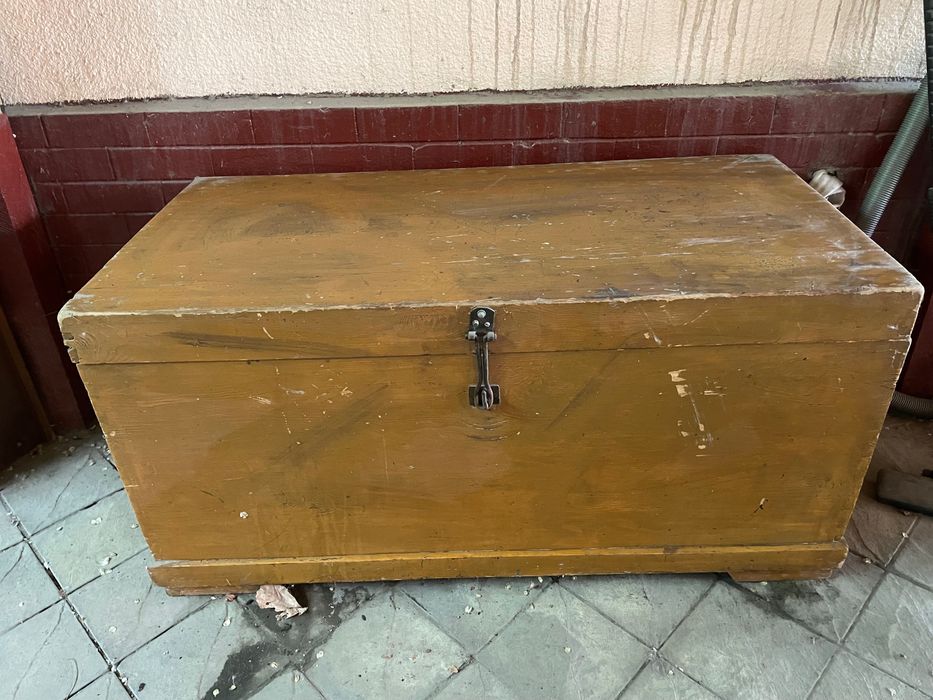 Сундук деревянный