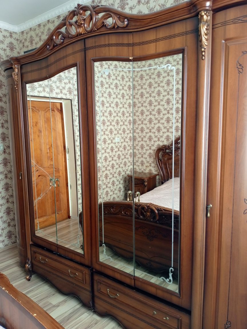 Спальный гарнитур Allegro (б/у), сп. место 200×210 см