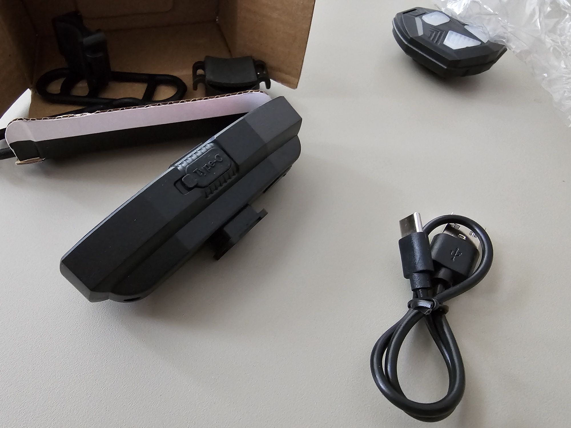 Semnalizator wireless pentru biciclete încărcare prin USB-C