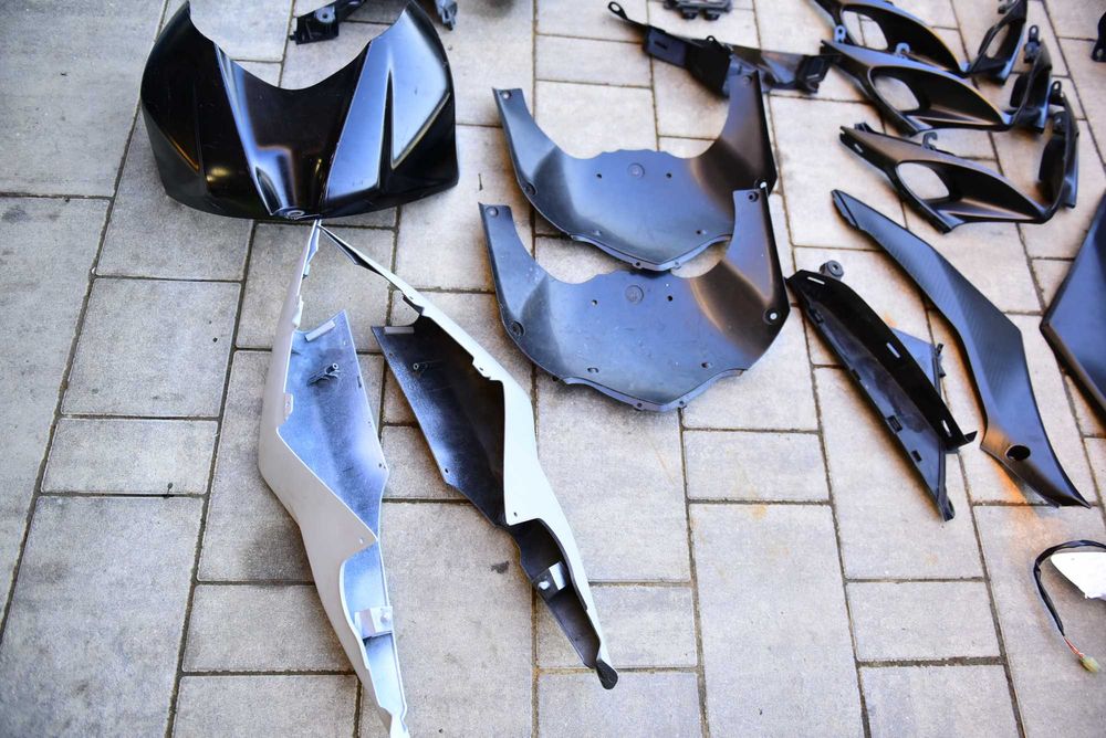 Suzuki GSXR 1000 K7 K8 2007 2008 carene codita scarite  far