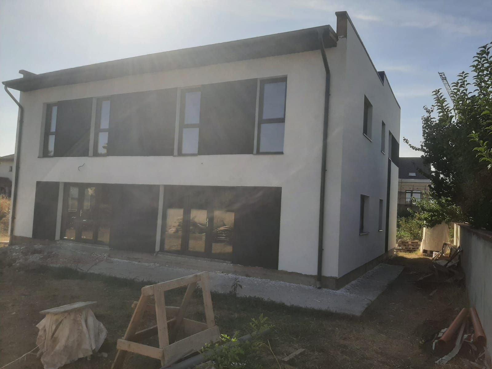 Duplex ( case individuale cu perete dublu de cărămidă izolat la mijoc