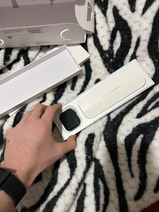 Apple Watch S10 (1;1)  ! Вижте Описанието!  (Последни бройки )