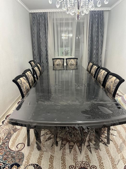 Срочно продам Стол 3.5 метр, 12 стул, 200 000тг.