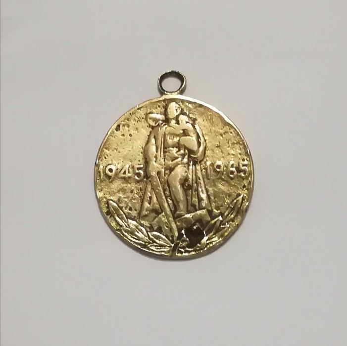 продается медаль ХХ