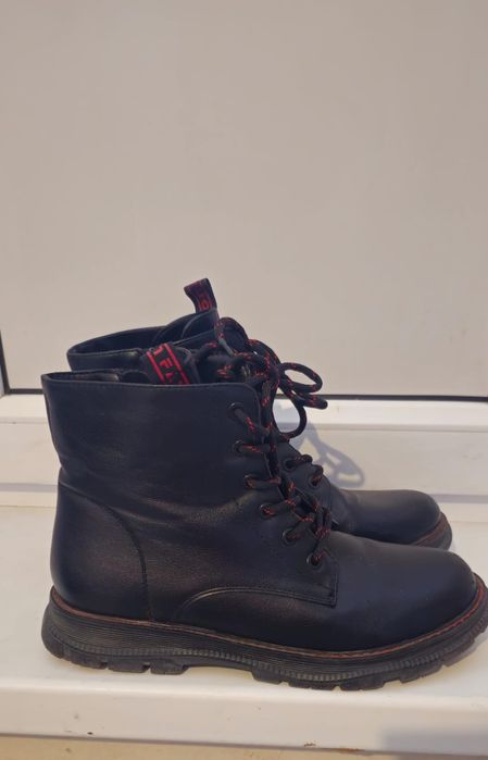 Продам демисезонные ботинки р.39-40