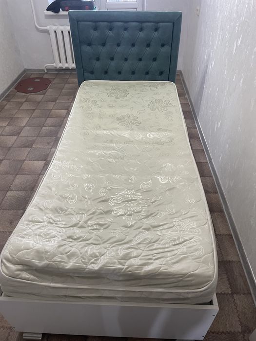 Кровать с мастрассом