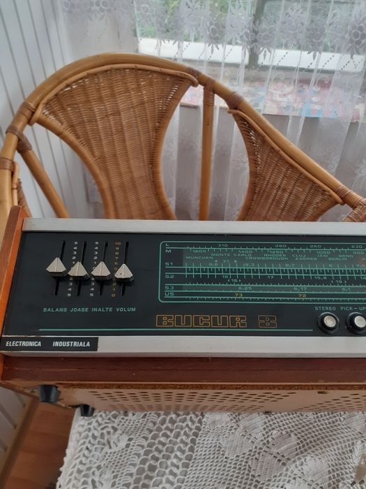 Vând  aparat  radio  Bucur