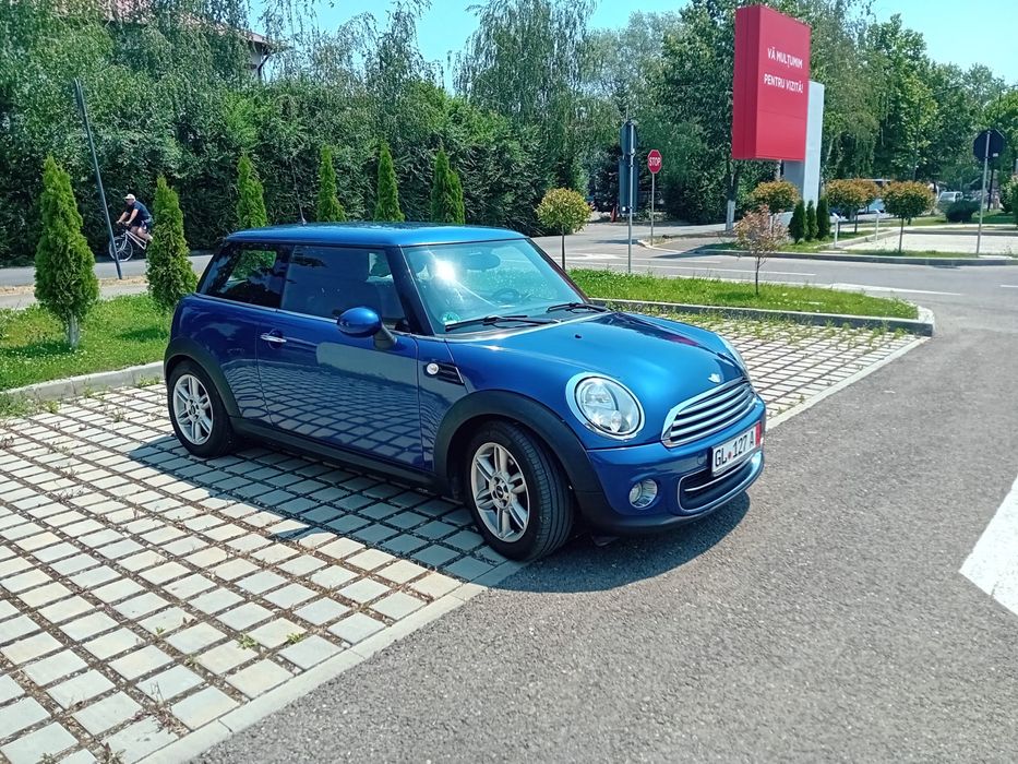 Mini Cooper 1.6. - 122 cp Benzina