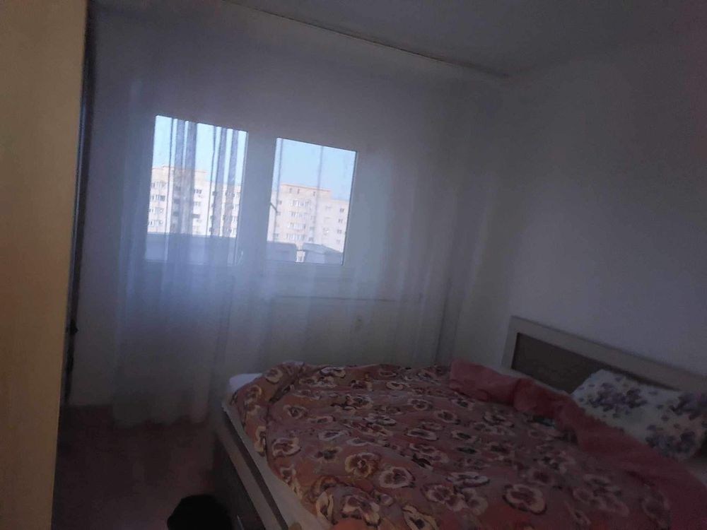 Inchiriez apartament 4 camere