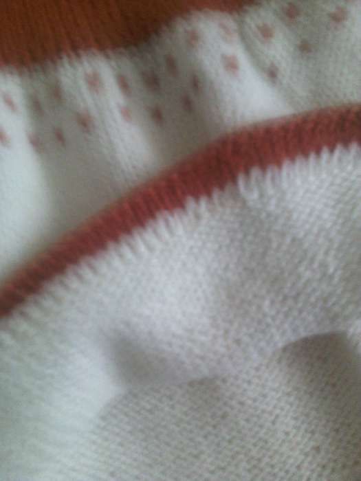 rochita fetita, 4-5 ani, tricotata manual, unicat