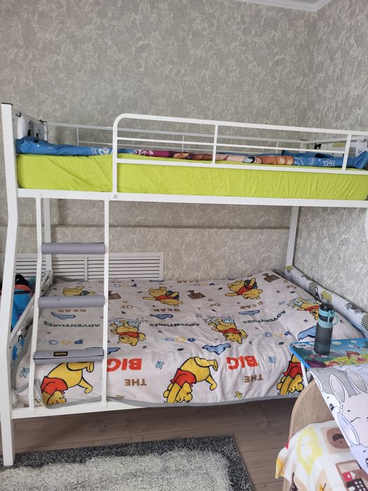 Продам двухярусную кровать