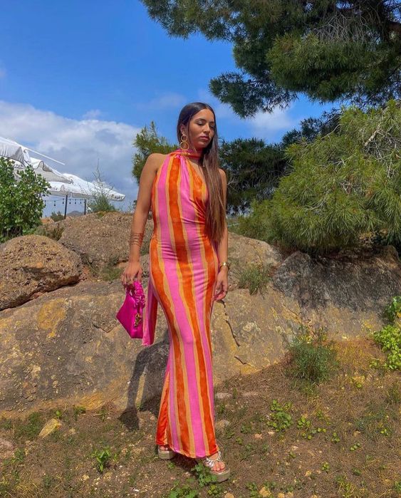 Уникална дълга рокля