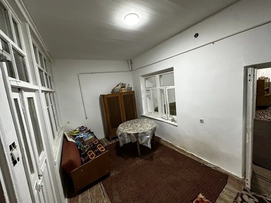 Tezda 3 xonali kvartira hovli  beriladi