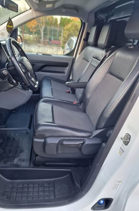 Opel vivaro 2019 1.5diesel 120CP dotat toll valabil