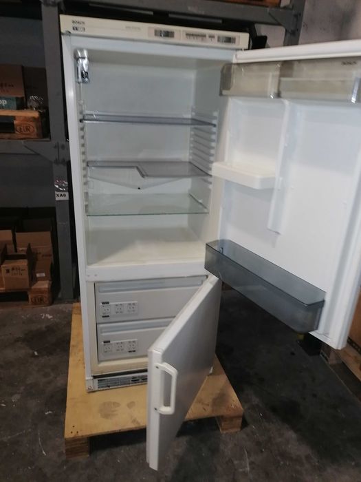 Хладилник с фризер BOSCH