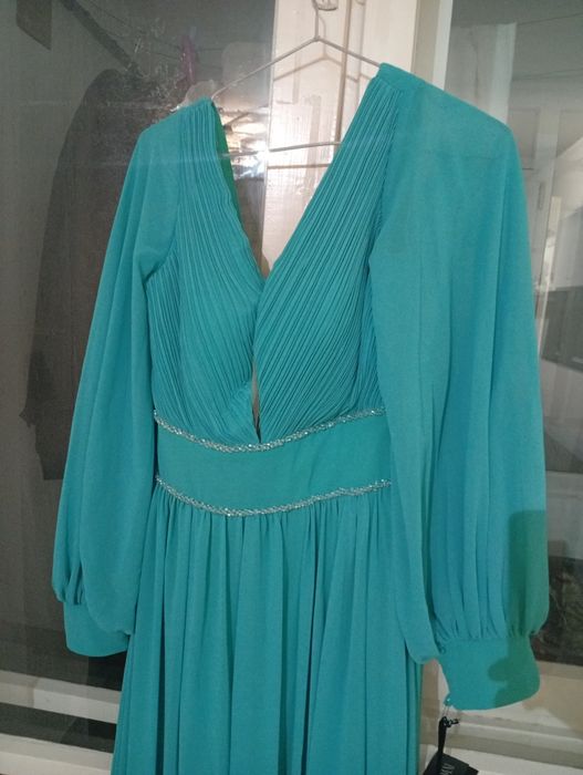 OFERTA URGENT  rochie noua sigilata din Italia  firma soani