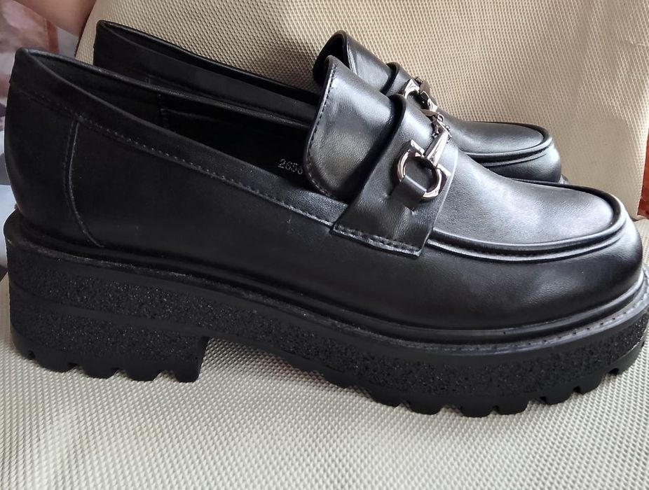 Обувь новая в этом году покупали.