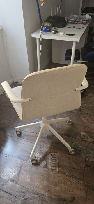 Scaun de birou rotativ