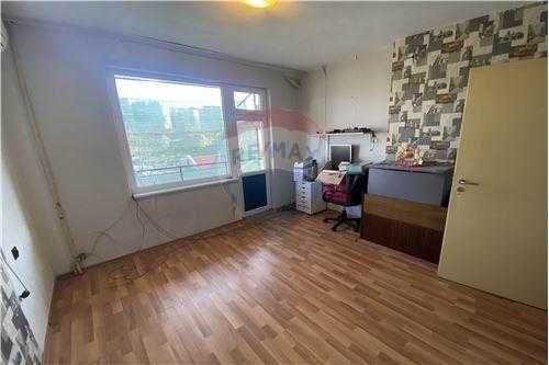 Продава се Тристаен апартамент в Разград, Орел - 102 кв.м за 830 €/кв.м - Снимка #8