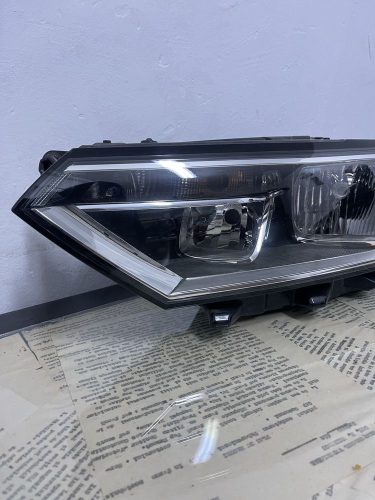 Far stanga Vw Passat B8 cod 3G1941005B Halogen an 2015-2020