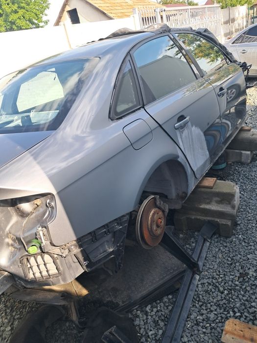 Dezmembrez audi a4 b 8.5.