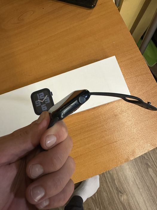 Apple Watch SE 2 - Като нов