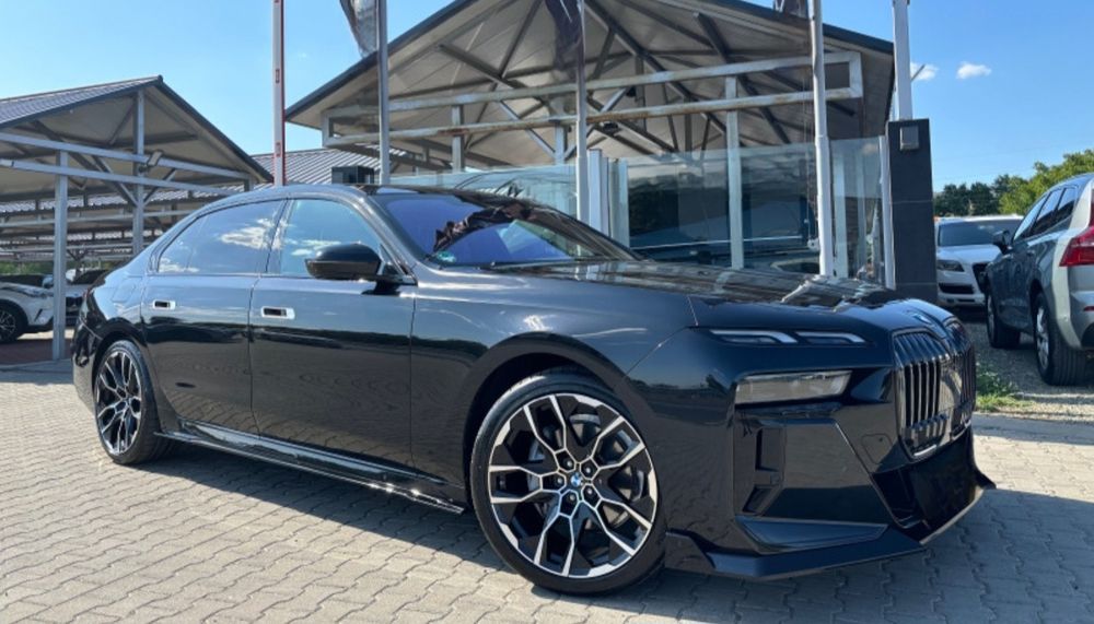 M performance aero пакет BMW G70 спойлер прагове дифузьор накрайниц
