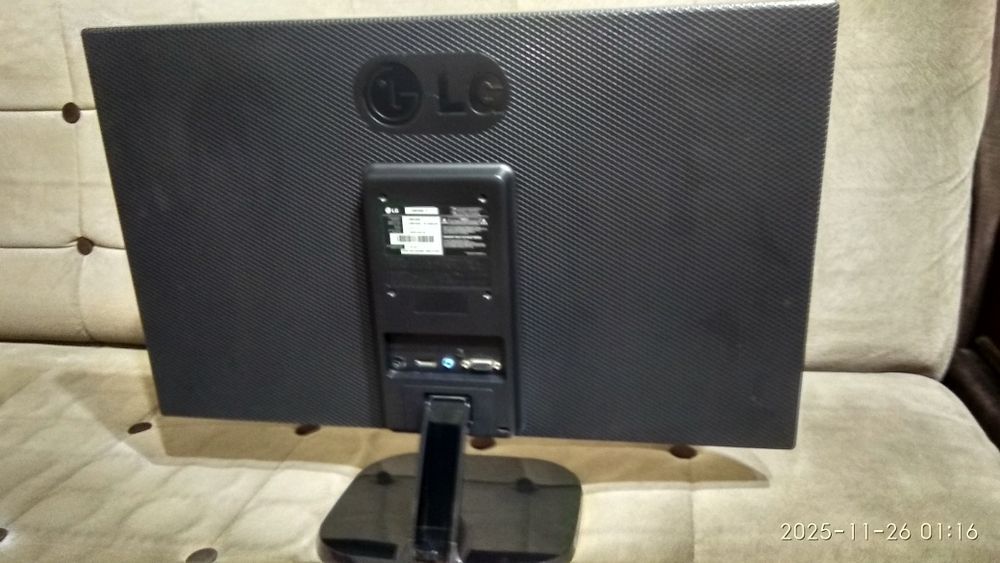 Монитор LG23ips в хорошем состоянии