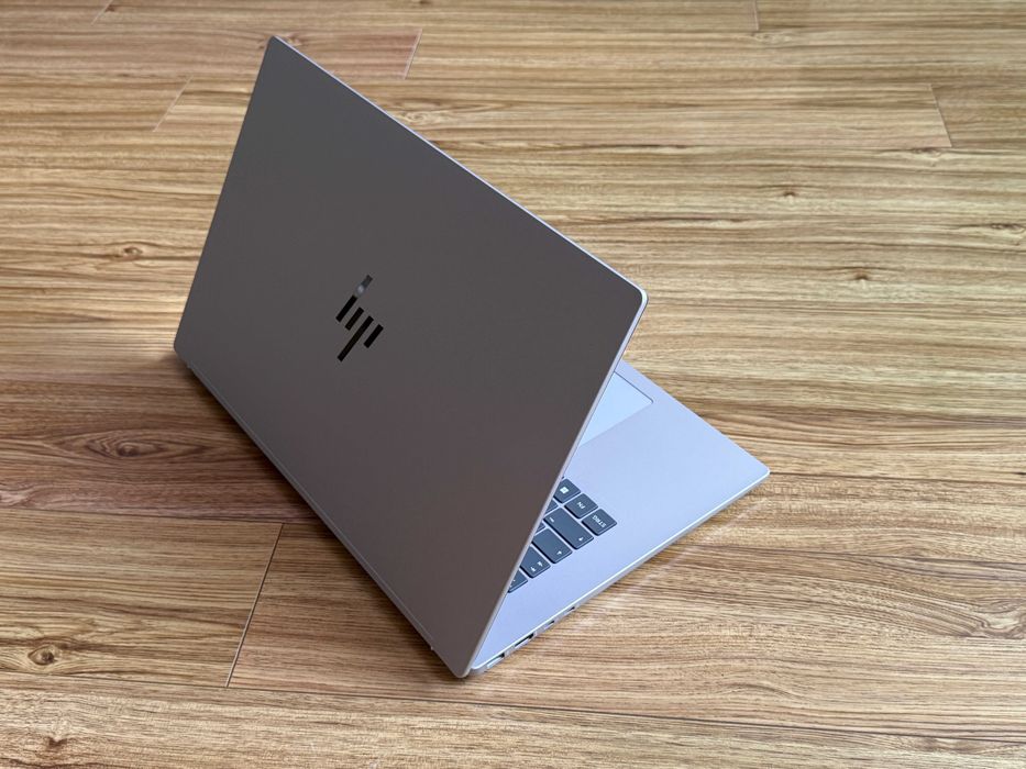 НОВ!17.3 HP OmniBook Touch`Ultra 7-256V/16GB DDR5/1TB SSD/Гаранция 22м