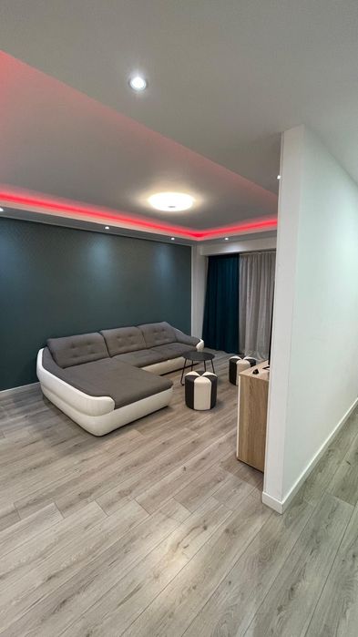 Închiriez apartament cu doua camere
