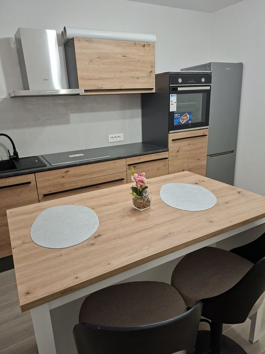 Închiriez apartament ultracentral,str. Culturii,