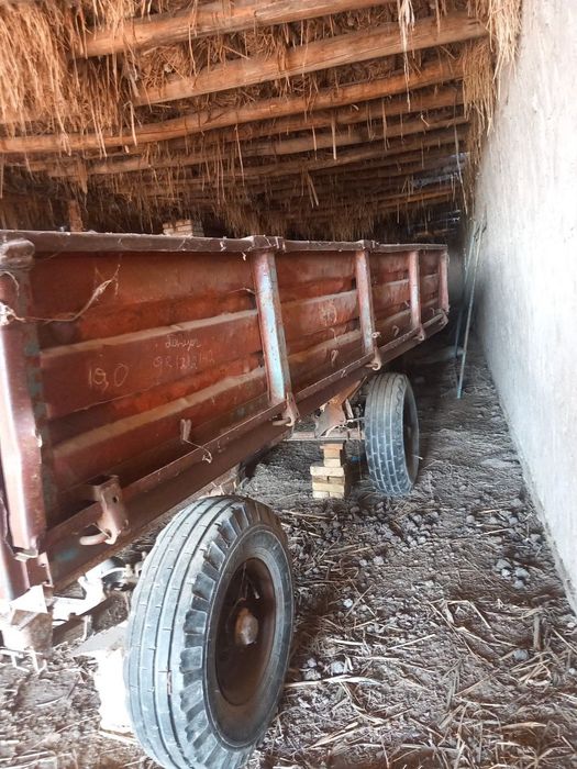 Мтз 80 трактори сотилади зудлик билан сотилади