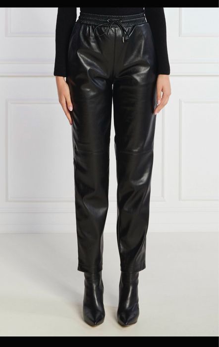 Дамски панталон ,кожен Guess