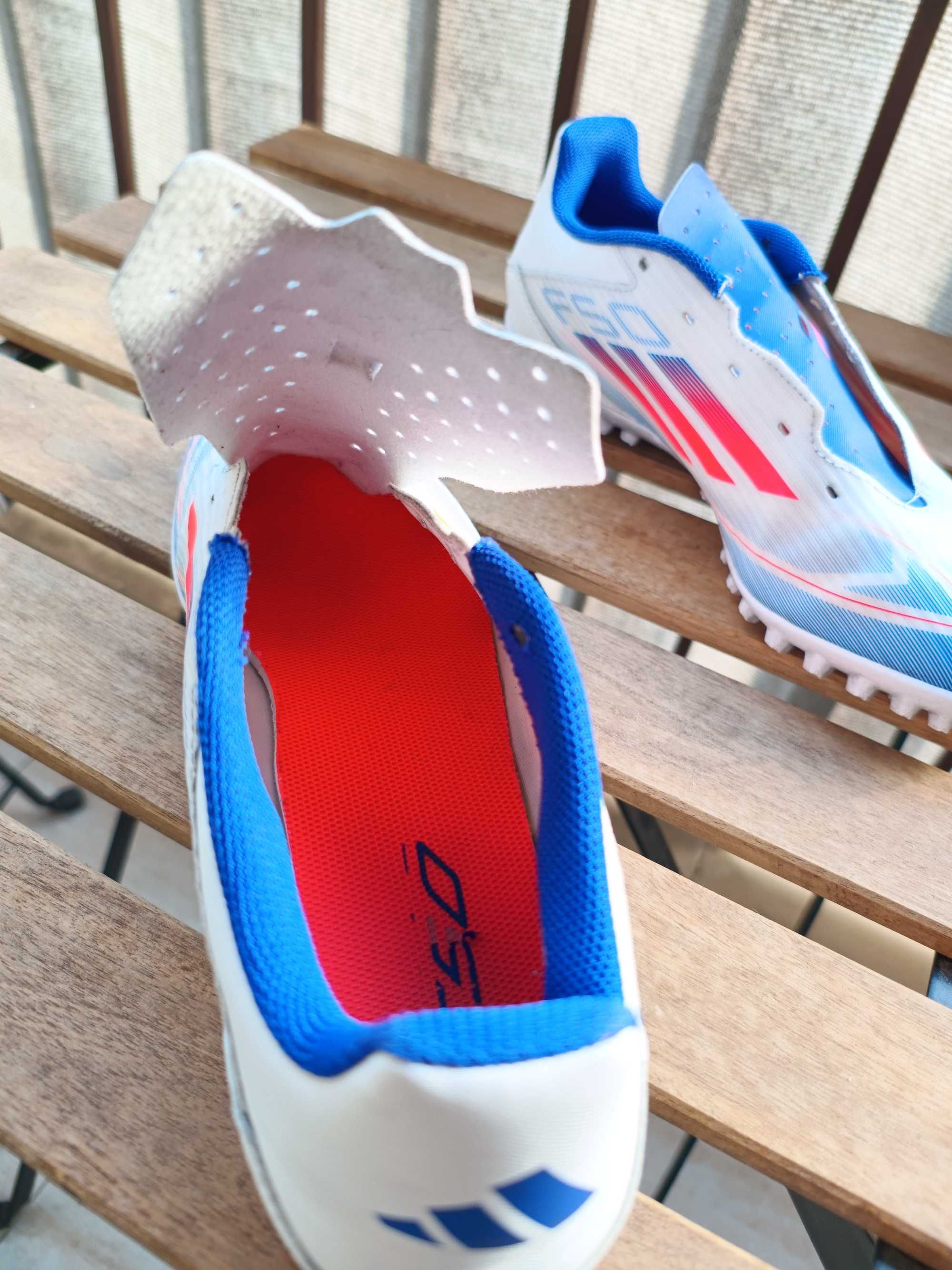 Футболни обувки ADIDAS F50 , стоножки, 44 номер.