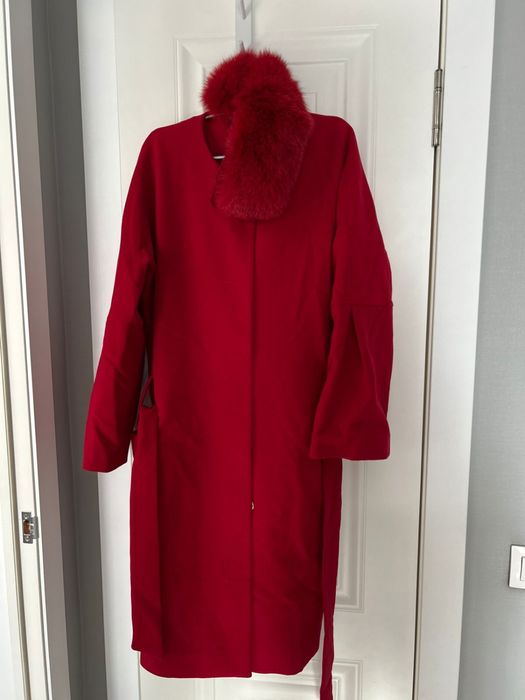 Польто красное новое два размера