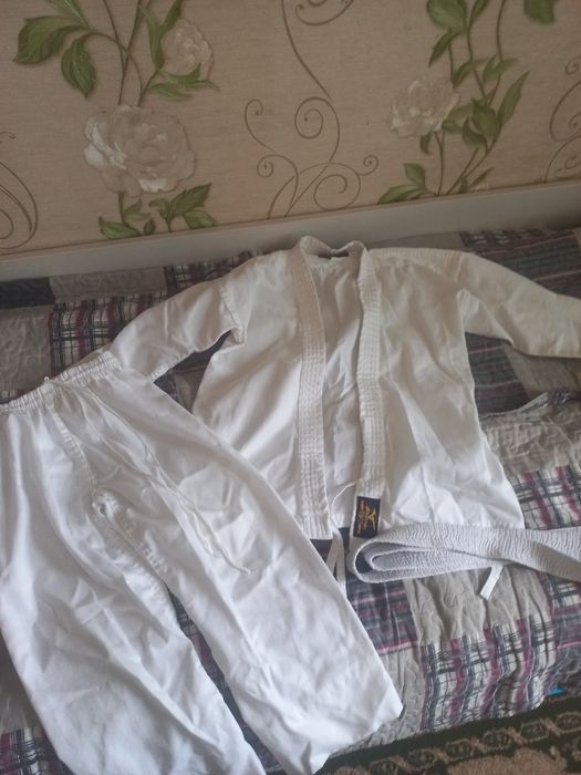 Продам кимоно + накладки и щитки