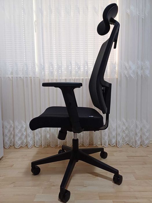 Ергономичен офис стол