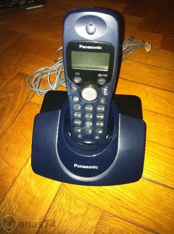 Стационарен телефон Панасоник с преносима слушалка-дект