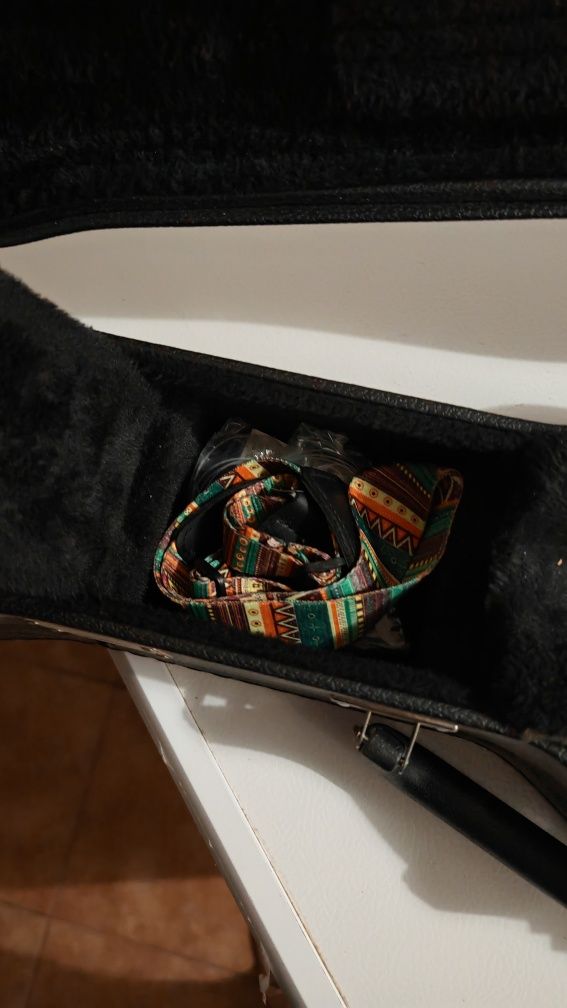 Ukulele Tenor Electro