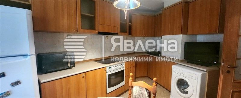 Тристаен апартамент под наем