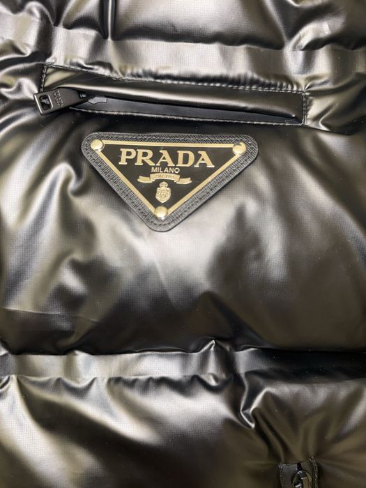 Geaca barbati Prada ,M(50),negru,livrare  personala in Bucuresti/Ilfov